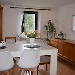 Hauszeit In *